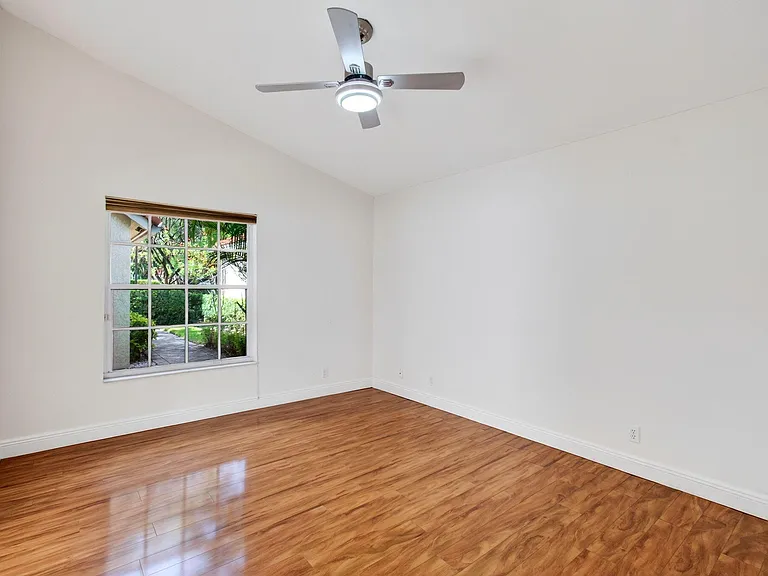 5225 Brookview Dr — Photo 64