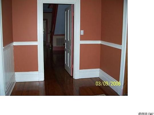 2nd image of 424 Western Ave