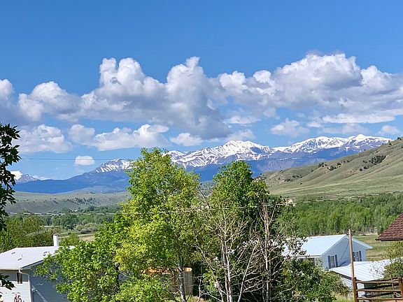 Beautiful Mountain Views!