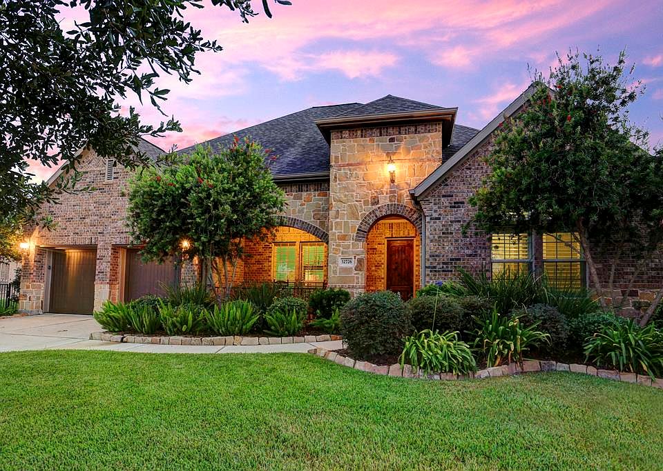 1st image of 32726 Wingfoot Cir