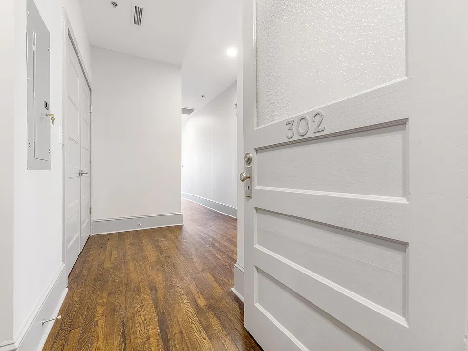 244 E Main St