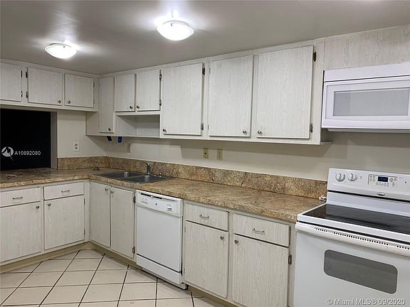 3rd image of 6561 Racquet Club Dr #123