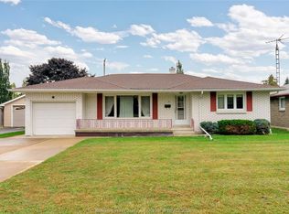 16 Pulford Ave, Leamington, ON N8H 2J3