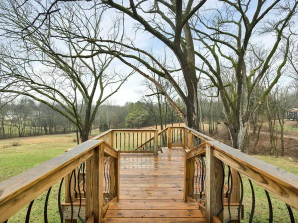 1215 Sweetwater Vonore Rd, Sweetwater, TN 37874