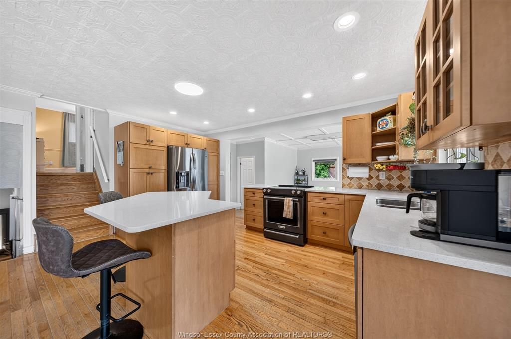 2 Earl Ct, Essex, ON - View 3