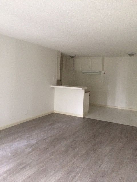 2nd image of 501 N Alexandria Ave APT 2
