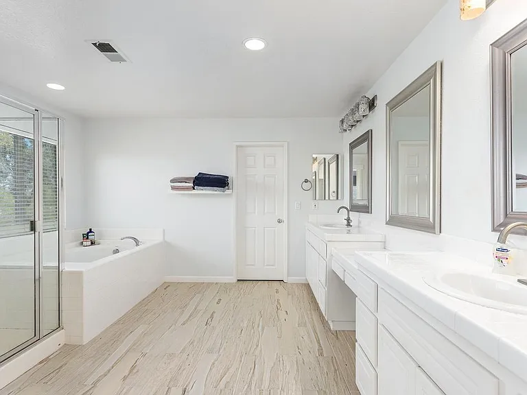 1071 Greenway Rd — Photo 23