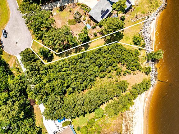 3rd image of 122 Indian Bluff Drive
