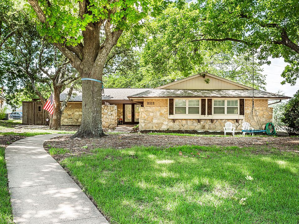 1st image of 2111 Custer Pkwy