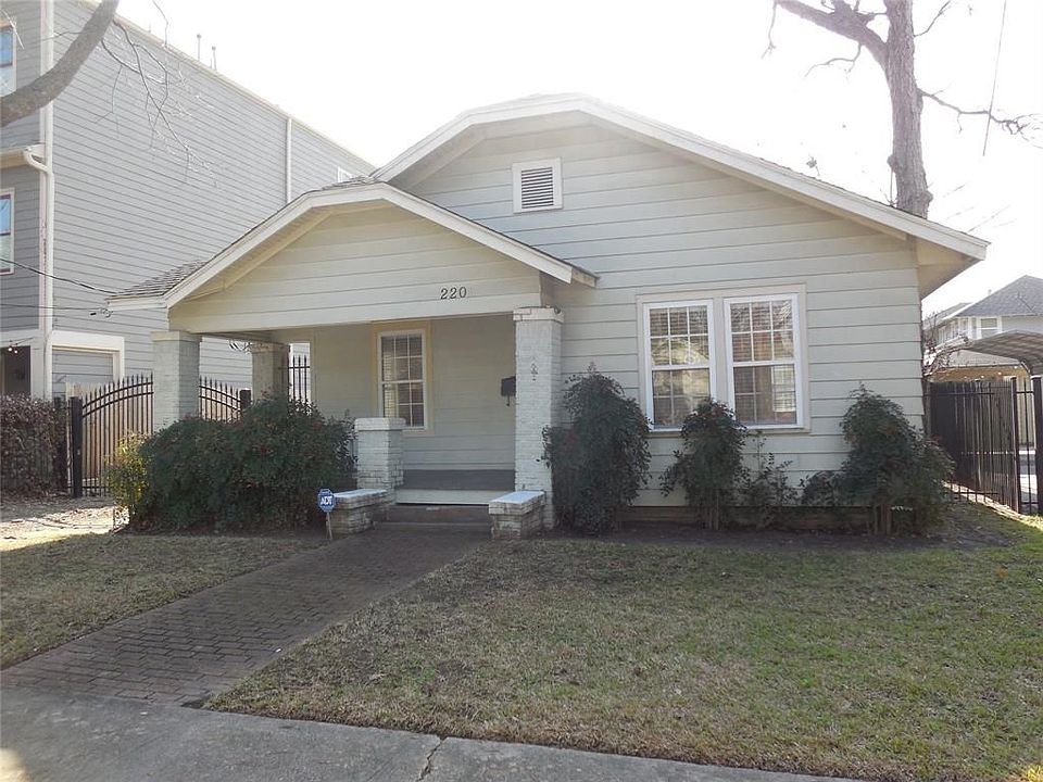 1st image of 220 E Woodland St