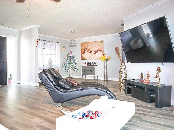 5th image of 16304A Oakmanor Dr