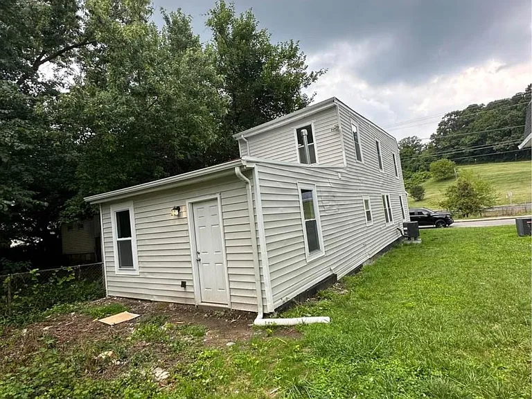 29 Capitol Heights Blvd — Photo 10