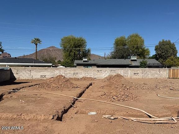 3rd image of 5016 E CHEERY LYNN Road #38