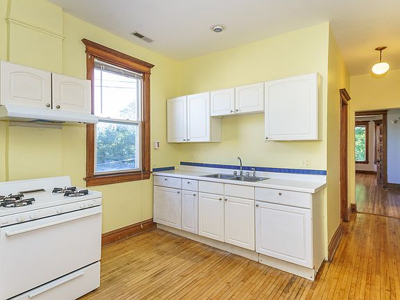 Kitchen Alternate View