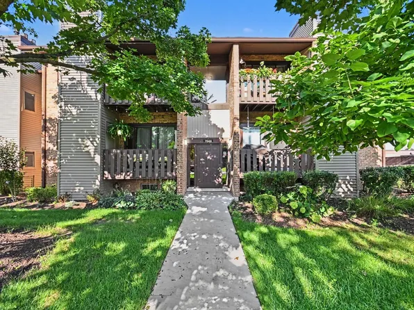 7544 Clarendon Hills Rd APT 2E, Willowbrook, IL 60527
