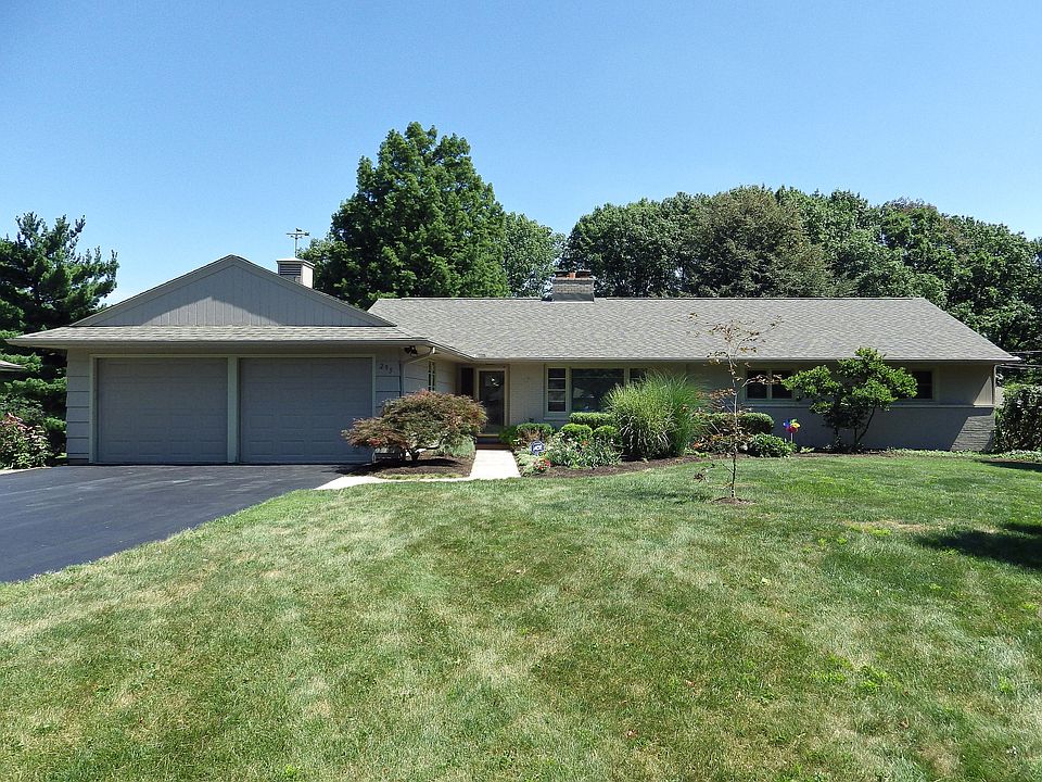 1st image of 295 Fairlawn Dr