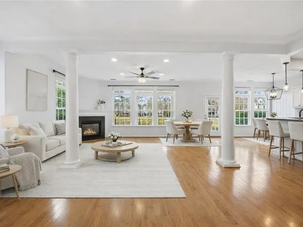 5453 Paperwhite Ln, Virginia Beach, VA 23455