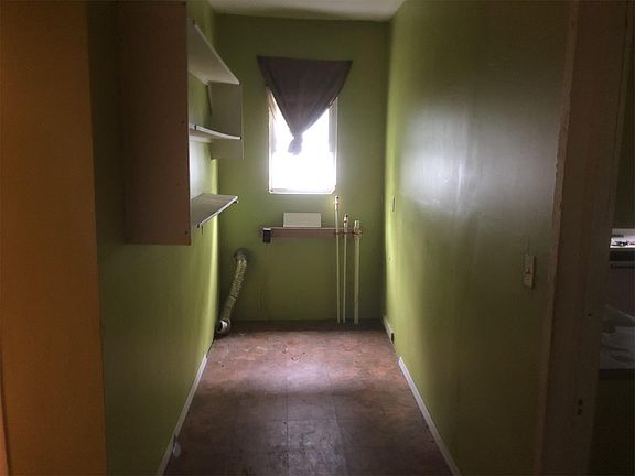 5th image of 904 N Alvord St #1