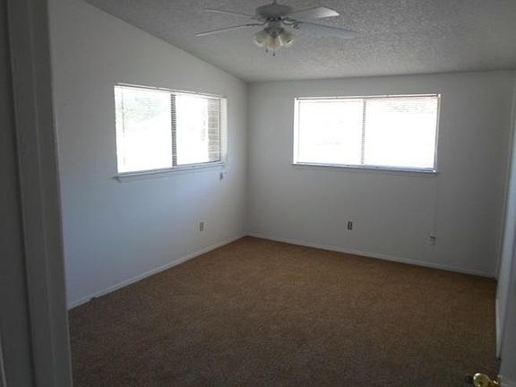 3rd image of 1312 Desert Dawn Dr