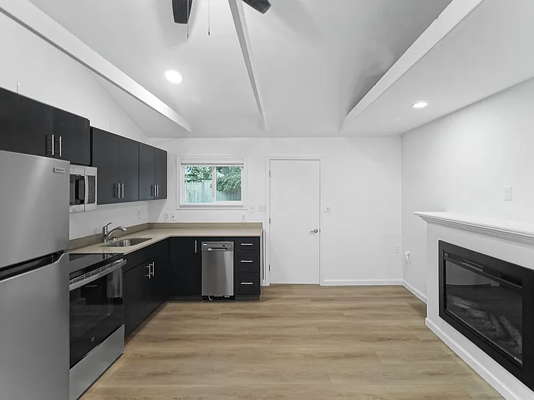 3801 SW Hamilton St — Photo 10