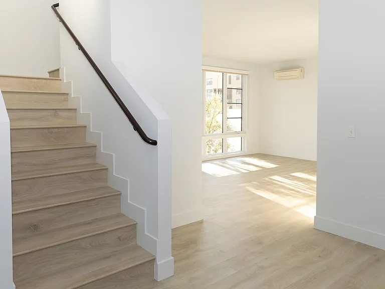 72 W Santa Clara St — Photo 35
