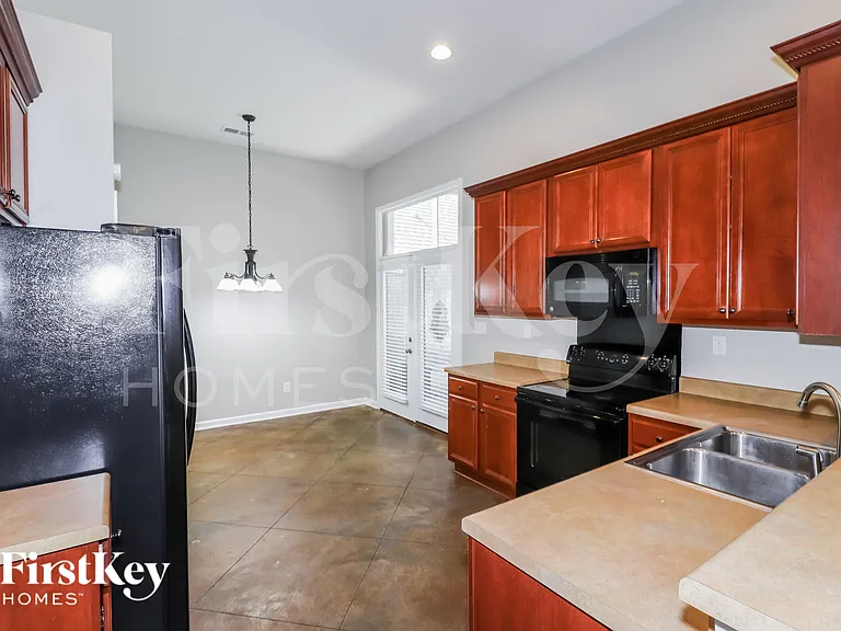 6732 Stone Garden Dr — Photo 7