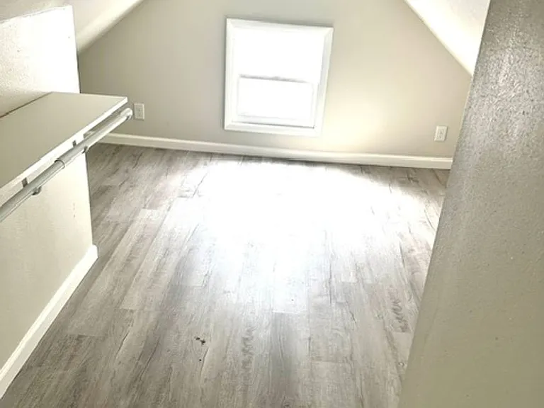 1304 Buffalo St — Photo 13