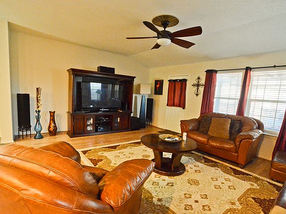 4th image of 613 Snapdragon Ln