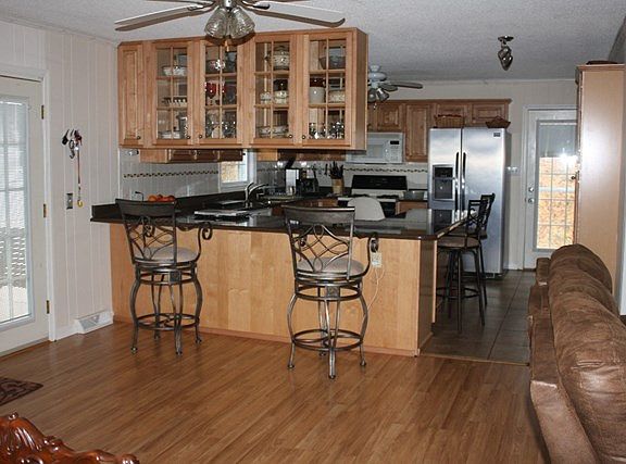 4th image of 900 Dundee Ct