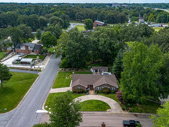 5th image of 4400 Court Ave
