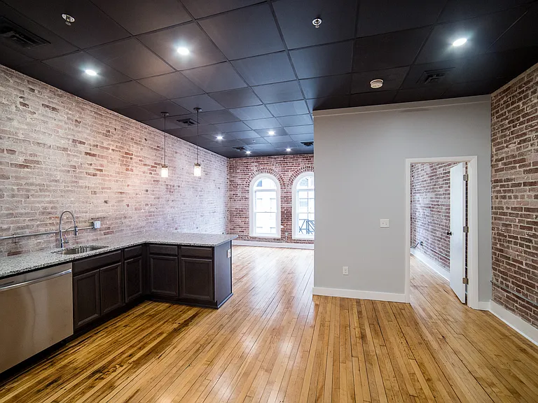 22 State St #4 — Photo 5
