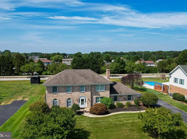 10 McMahon Dr, Bear, DE 19701