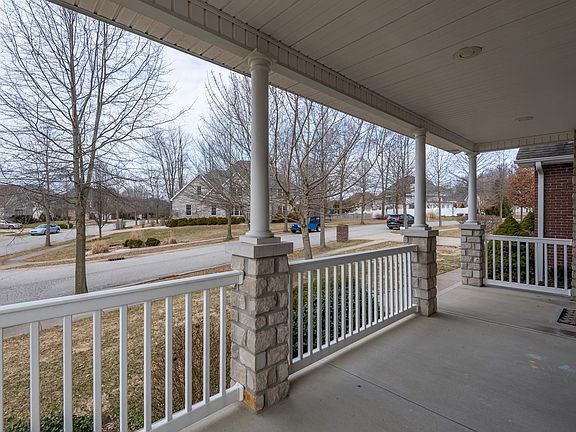 5th image of 2765 S Stratford Dr