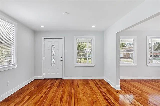 2 bed, 1.0 bath, 852 sqft, $2,200 — Photo 2
