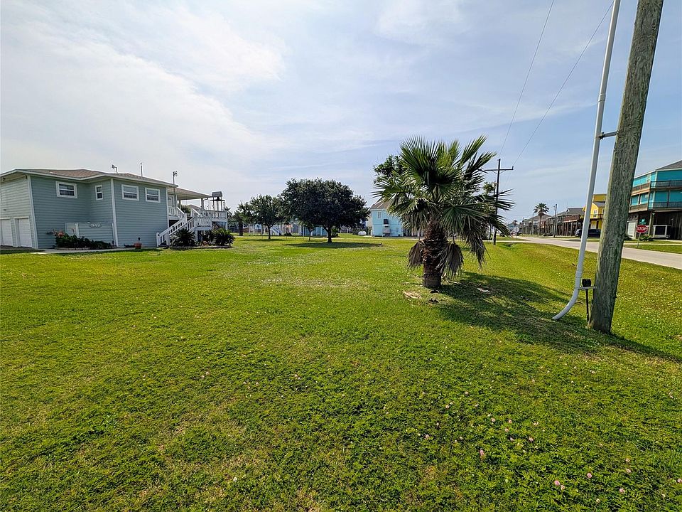 1st image of 942 Surfview