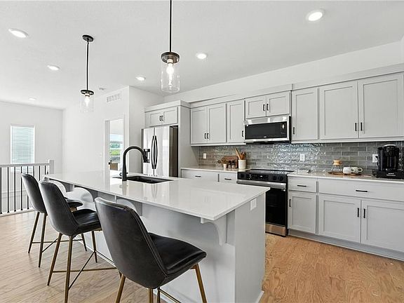 7th image of this home