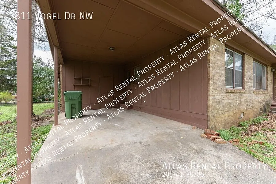 Room for Everyone! Renovated 6-Bedroom, 2.5-Bath Home — Photo 3