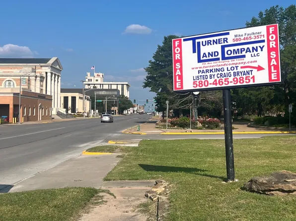 606 W Broadway St, Ardmore, OK 73401