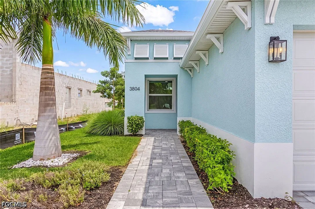 3 bed, 2.0 bath, 1459 sqft, $2,900 — Photo 3