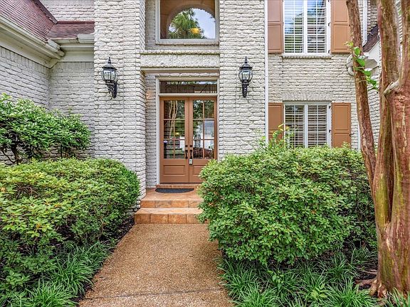 2nd image of 3258 Kenney Dr