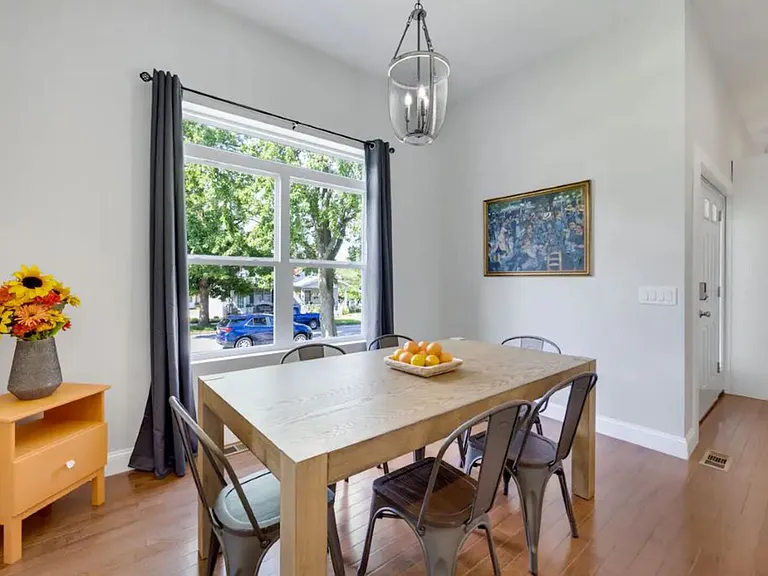 Robert Ave — Photo 4