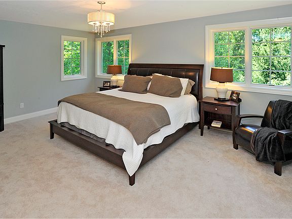 Lg Master w French Doors