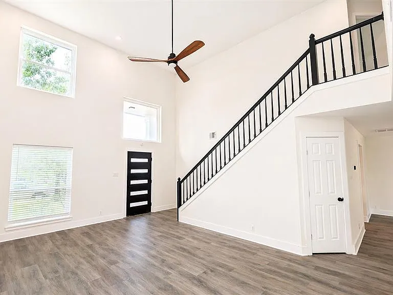 4602 Everest Ln — Photo 6