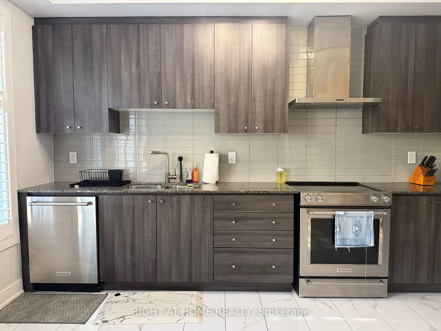 4 bed, $3,950 — Photo 4
