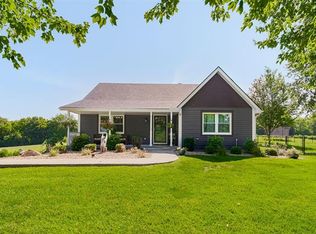14713 Green Briar Dr, Smithville, MO 64089