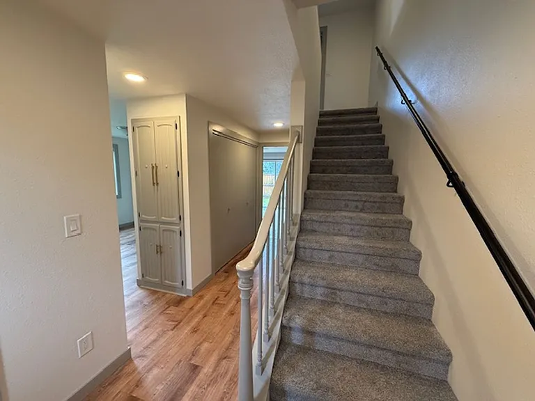 720 NW Walnut Blvd — Photo 15