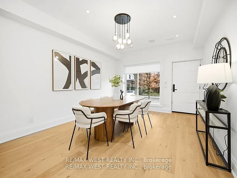 390 Saint Clarens Ave #UPPER — Photo 2