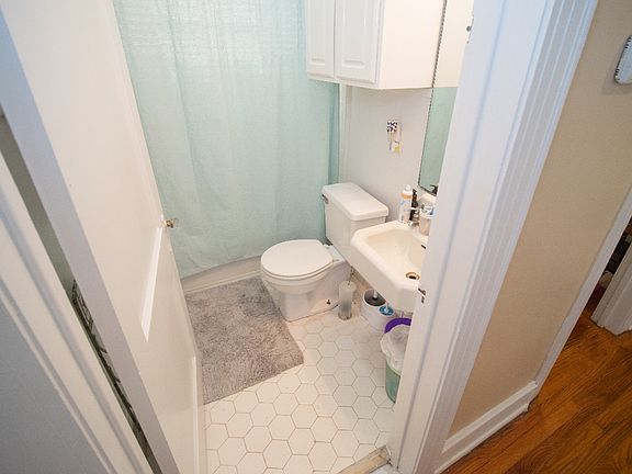 4th image of 1306 E 3rd St