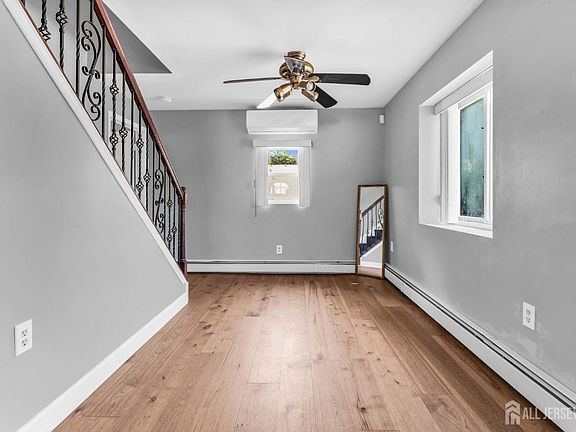 5th image of 12 Jacobson St