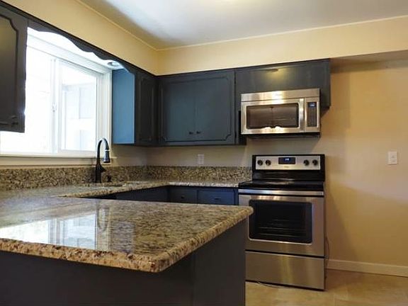 5th image of 2043 SE Oak Crest Dr